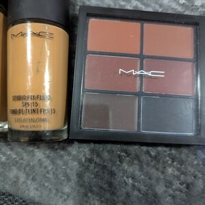 MAC Cosmetics Studio Fix Fluid Foundation and Eyeshadow Palette